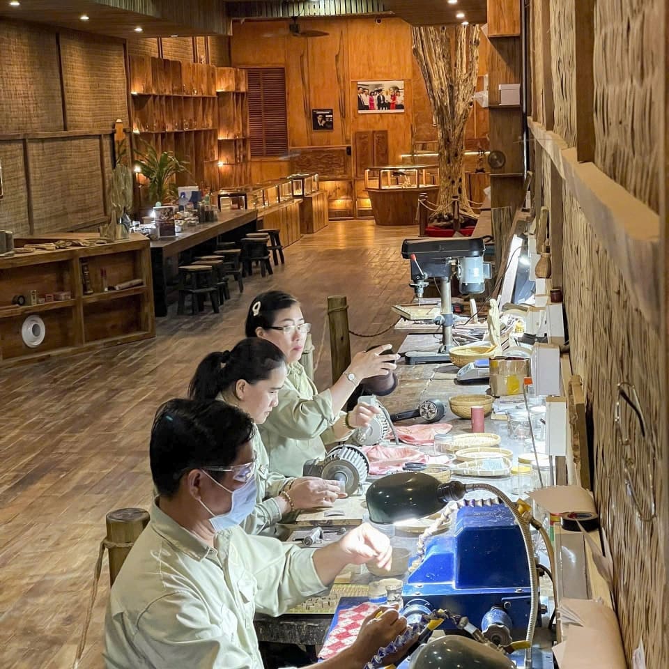 phân biệt trầm cao cấp phú quốc