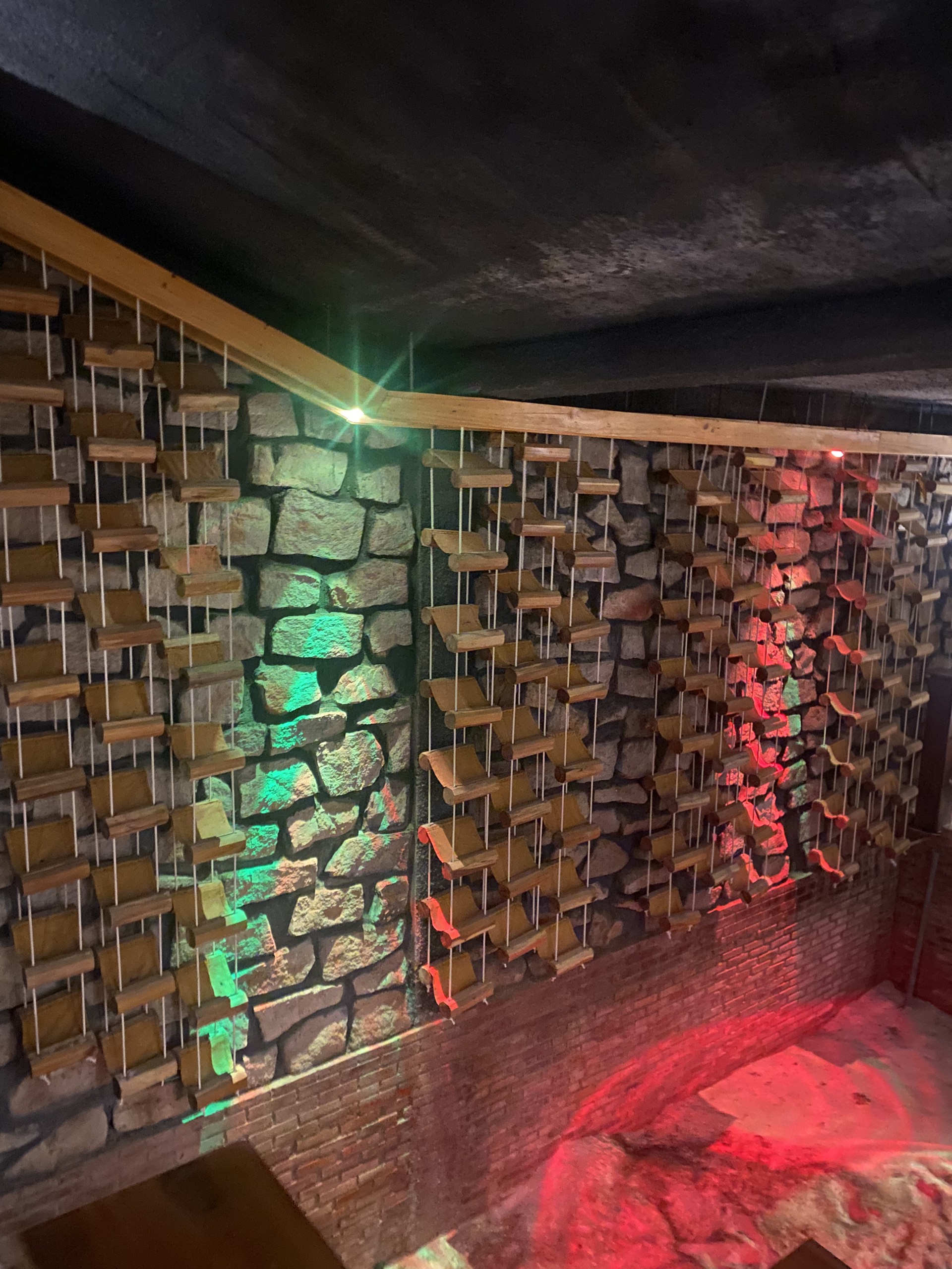 Câu rượu trầm hương phú quốc